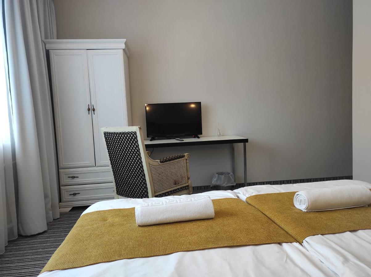 B&B ปาเนเวชิส ภายนอก รูปภาพ